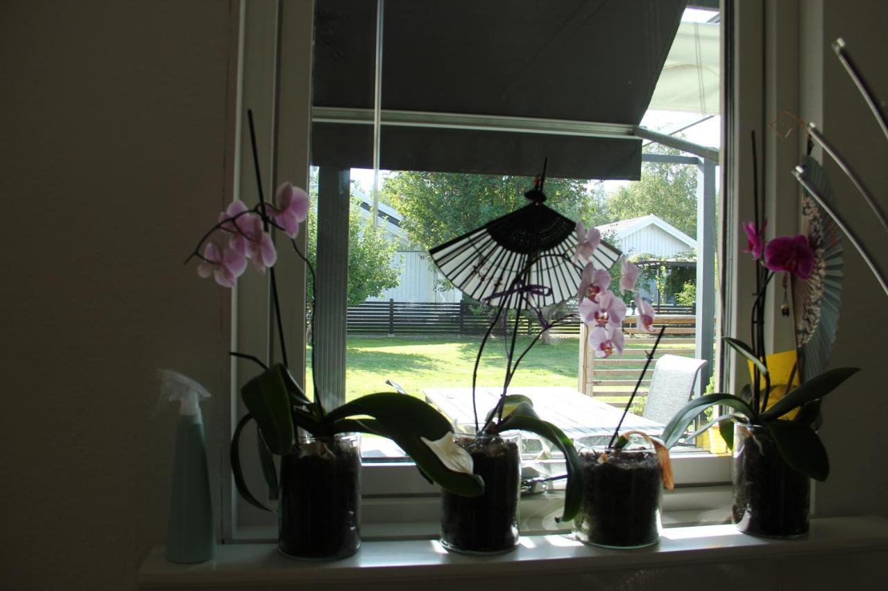 Private Room For Rent In A Villa With Garden View Älmhult 외부 사진
