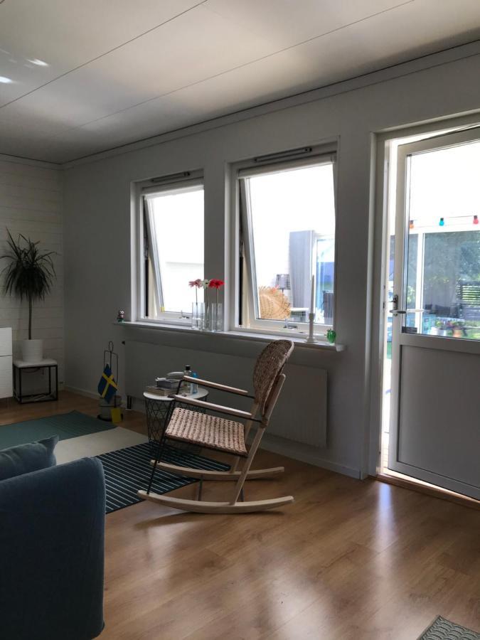Private Room For Rent In A Villa With Garden View Älmhult 외부 사진